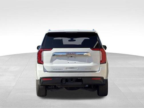 Summit White 2022 GMC Yukon XL SLE