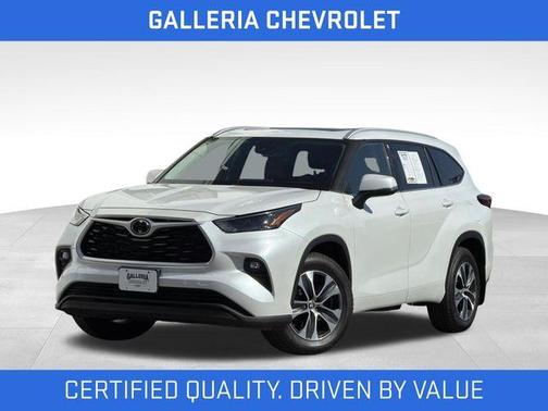 Wind Chill Pearl 2022 Toyota Highlander XLE