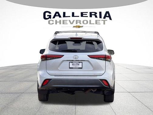 2022 Toyota Highlander Limited