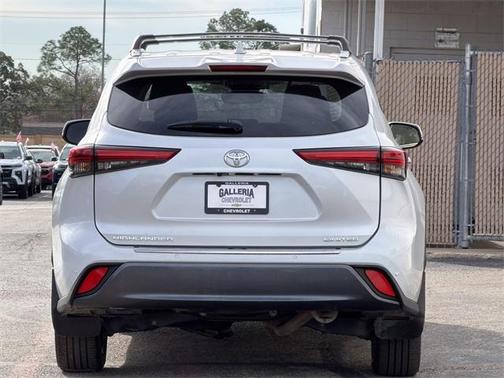 2022 Toyota Highlander Limited