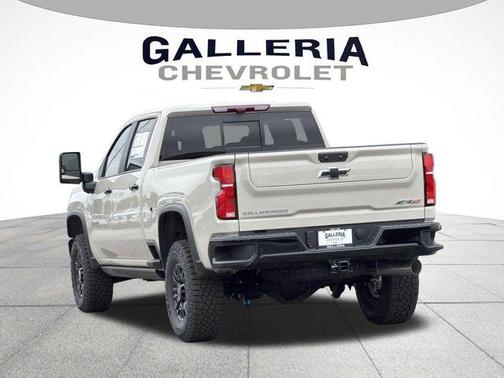 White Sand 2026 Chevrolet Silverado 2500 ZR2