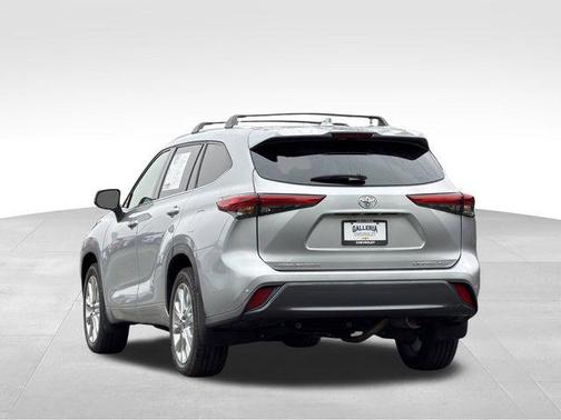 Celestial Silver Metallic 2023 Toyota Highlander Limited
