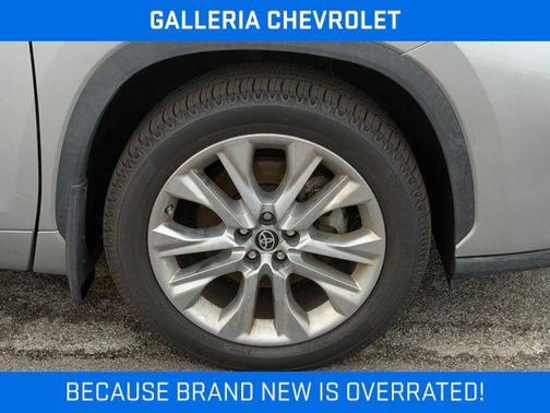 Celestial Silver Metallic 2023 Toyota Highlander Limited
