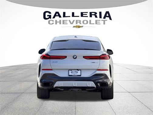 2025 BMW X6 xDrive40i