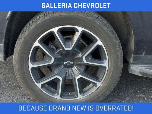 Dark Ash Metallic 2022 Chevrolet Suburban RST