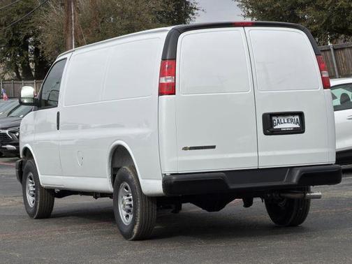 2026 Chevrolet Express 2500 Work Van