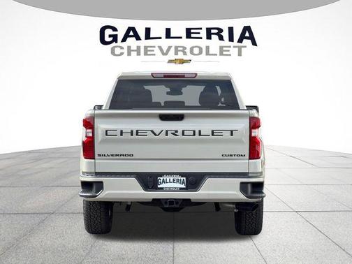 White Sand 2026 Chevrolet Silverado 1500 Custom