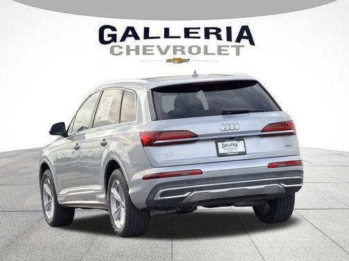 2022 Audi Q7 45 Premium Plus