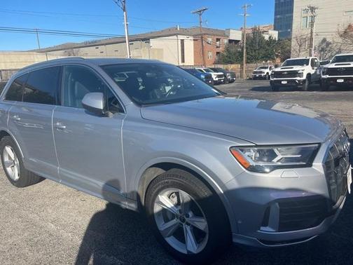 2022 Audi Q7 45 Premium Plus