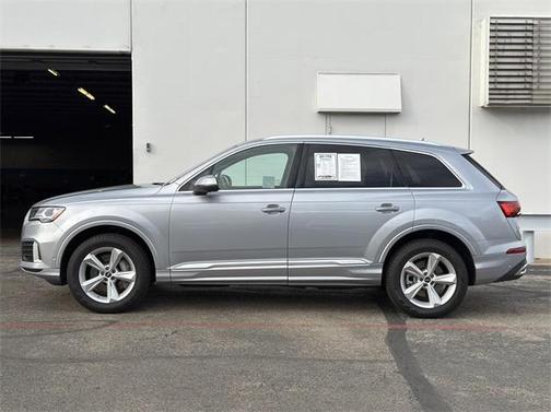 2022 Audi Q7 45 Premium Plus
