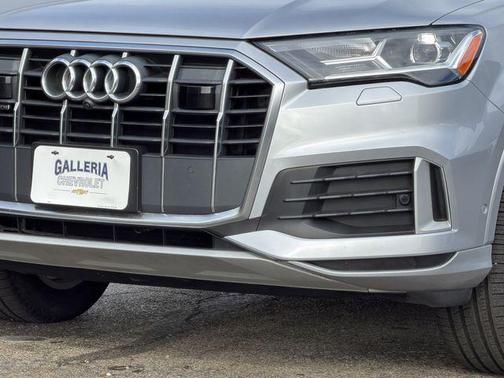 2022 Audi Q7 45 Premium Plus