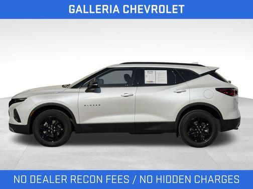 Iridescent Pearl Tricoat 2022 Chevrolet Blazer 2LT