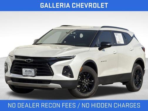 Iridescent Pearl Tricoat 2022 Chevrolet Blazer 2LT