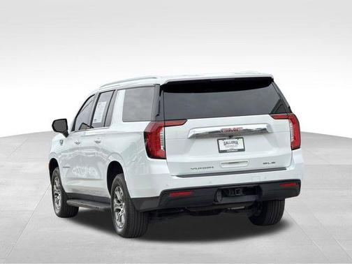 Summit White 2022 GMC Yukon XL SLE