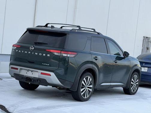 2022 Nissan Pathfinder Platinum