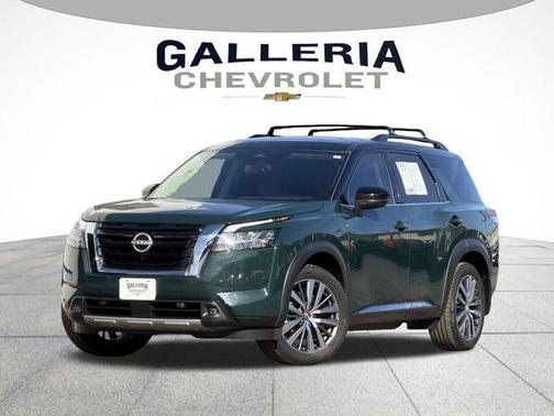 2022 Nissan Pathfinder Platinum