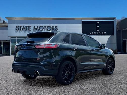 Green 2023 Ford Edge ST