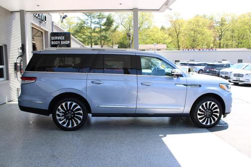 2022 Lincoln Navigator L Black Label