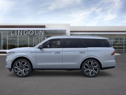 Gray Mist Metallic 2026 Lincoln Navigator Reserve