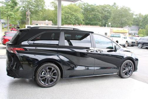 2025 Toyota Sienna XSE 7 Passenger