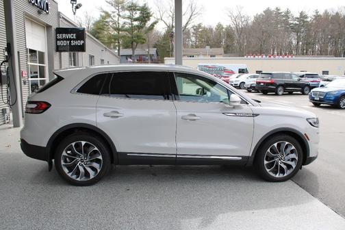 Ceramic Pearl 2022 Lincoln Nautilus Reserve