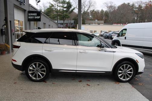 2022 Lincoln Corsair Standard