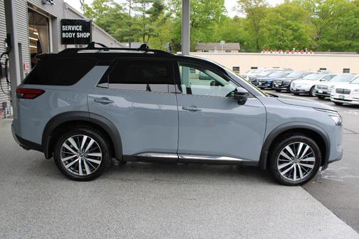 2022 Nissan Pathfinder Platinum