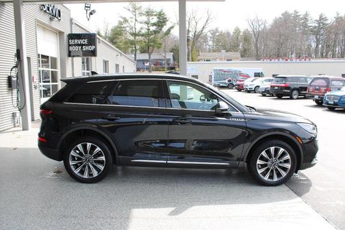 Black Metallic 2022 Lincoln Corsair Reserve