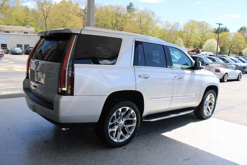 Radiant Silver Metallic 2019 Cadillac Escalade Luxury