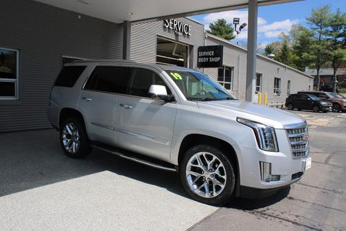 Radiant Silver Metallic 2019 Cadillac Escalade Luxury