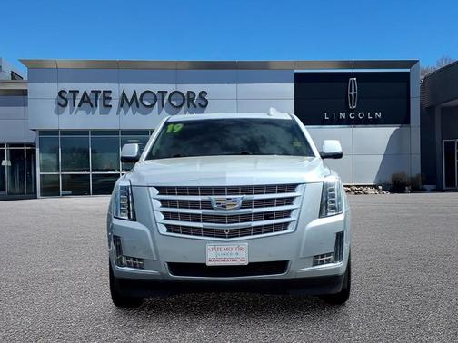 Radiant Silver Metallic 2019 Cadillac Escalade Luxury