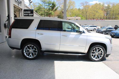 Radiant Silver Metallic 2019 Cadillac Escalade Luxury