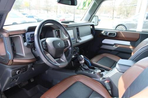 White 2022 Ford Bronco Outer Banks