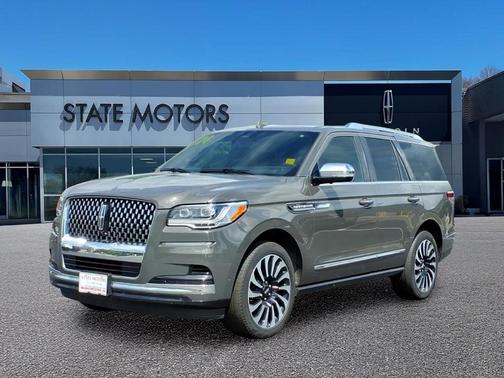 Chroma Caviar Dark Gray 2024 Lincoln Navigator Black Label