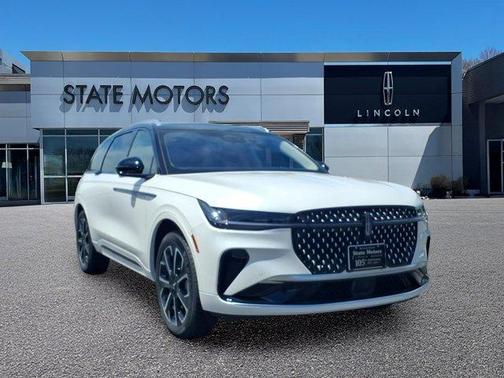 White Platinum Tri-Coat 2026 Lincoln Nautilus Reserve