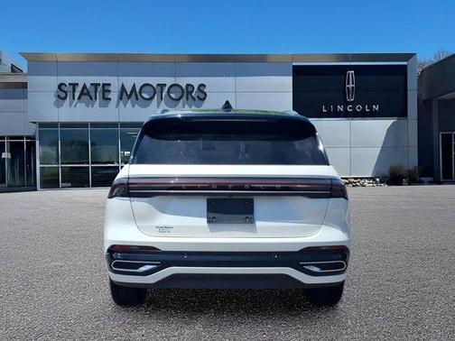 White Platinum Tri-Coat 2026 Lincoln Nautilus Reserve