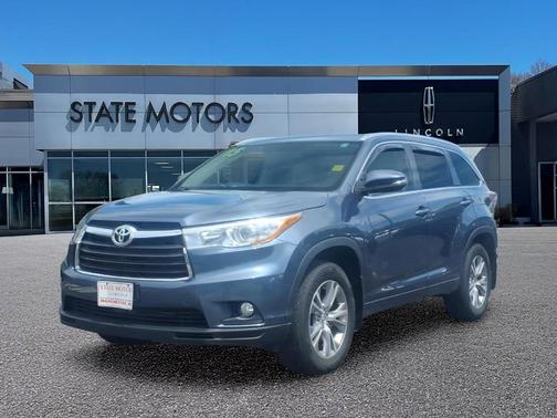 Blue 2015 Toyota Highlander XLE