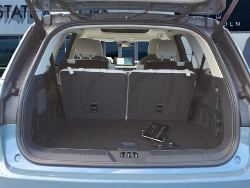 Whisper White 2027 Lincoln Aviator Reserve