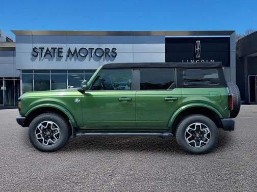 Green 2022 Ford Bronco