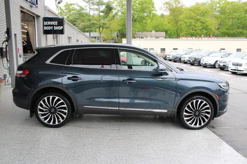 2022 Lincoln Nautilus Black Label