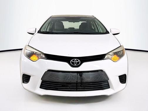 Super White 2015 Toyota Corolla LE