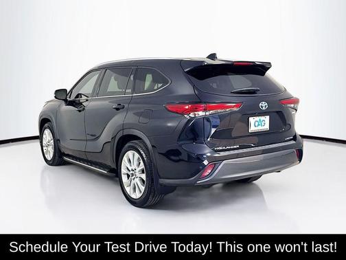 Midnight Black Metallic 2022 Toyota Highlander Hybrid Limited