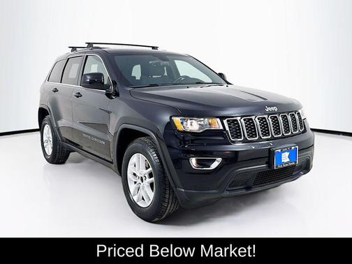 Diamond Black Crystal Pearlcoat 2017 Jeep Grand Cherokee Laredo