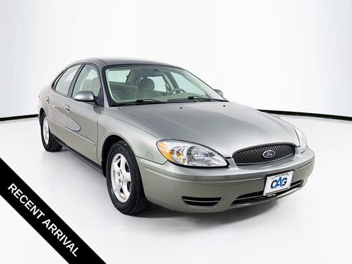 Champagne 2004 Ford Taurus SES