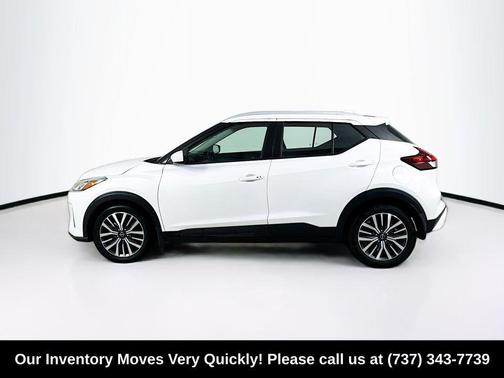 Aspen White Tricoat 2023 Nissan Kicks SV