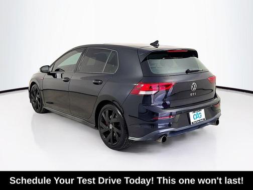 Deep Black Pearl 2022 Volkswagen Golf GTI 2.0T SE DSG