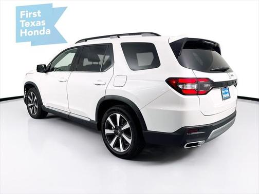 2025 Honda Pilot Touring 8-Passenger
