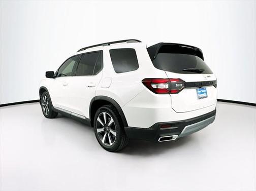 2025 Honda Pilot Touring 8-Passenger