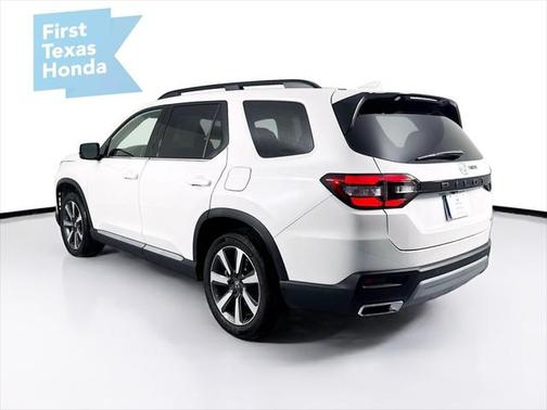 2025 Honda Pilot Touring 8-Passenger