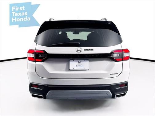 2025 Honda Pilot Touring 8-Passenger